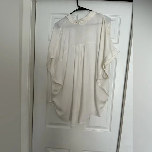 Light Cream Button-Front Women's Blouse Time and Tru XL 16-18 - Picture 9 of 13